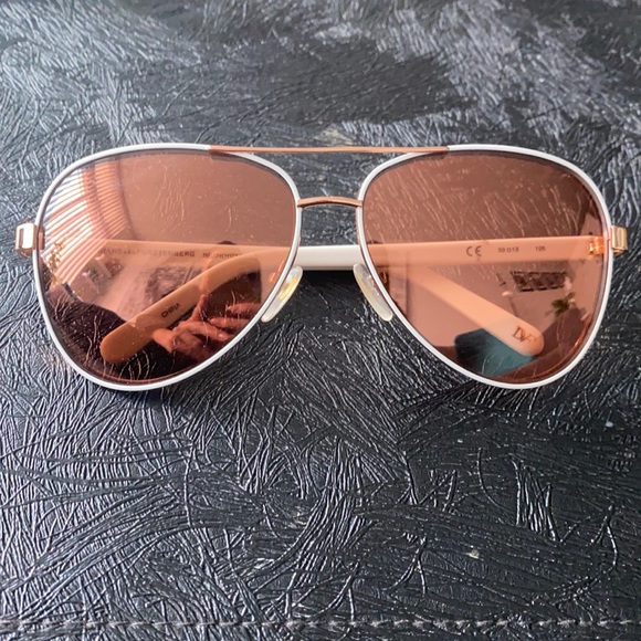 DVF WHITE & ROSE GOLD AVIATOR SUNGLASSES - Picture 1 of 5